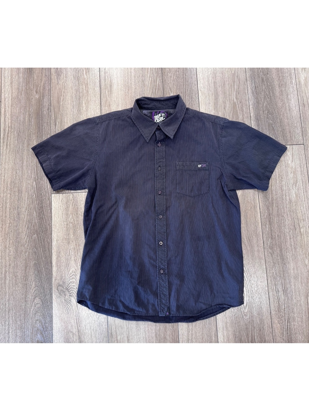 Rip Curl Men's Short Sleeve Button-Up Shirt Black Pinstripe Cotton